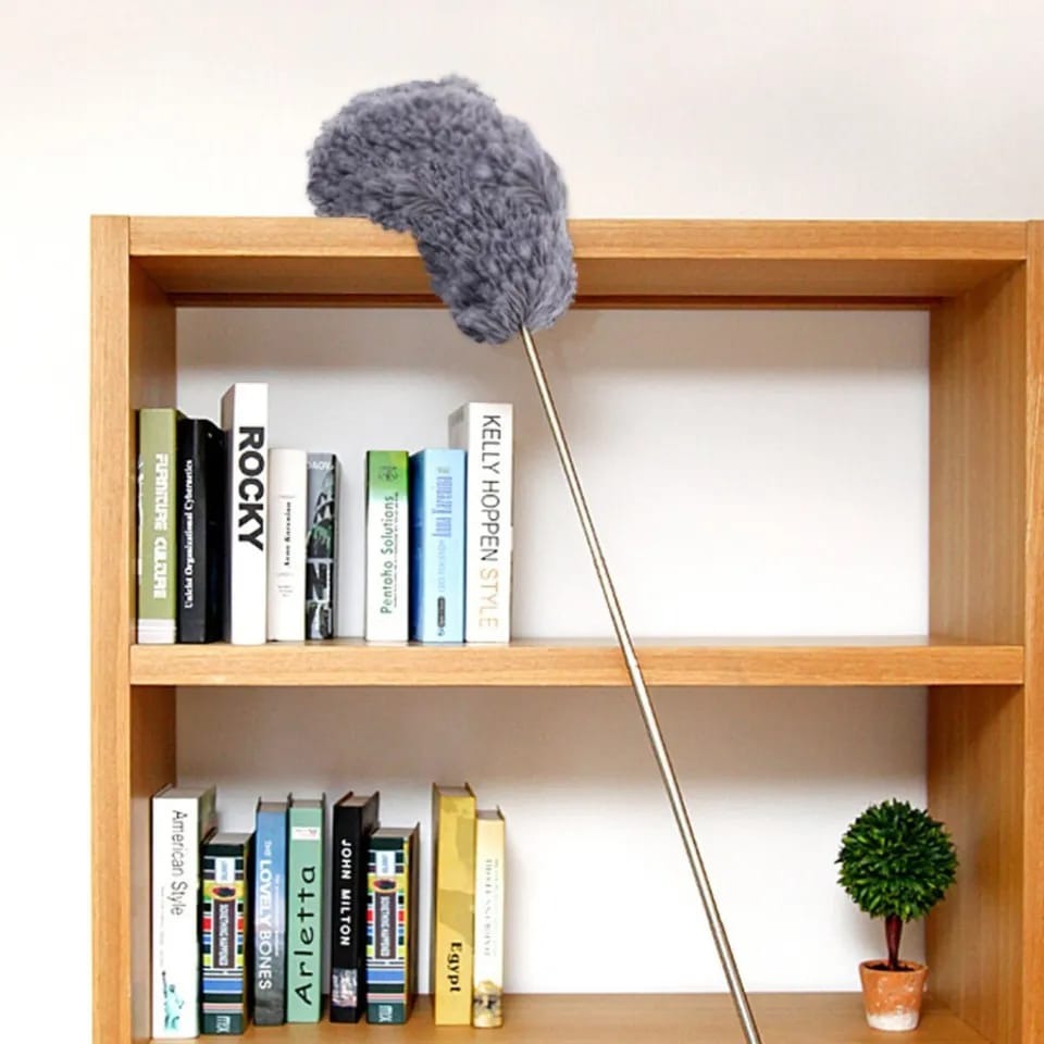 Extendable microfiber duster cleaning ceiling fan